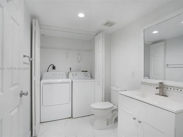 2941 NE 185th St #1305 — Photo 14