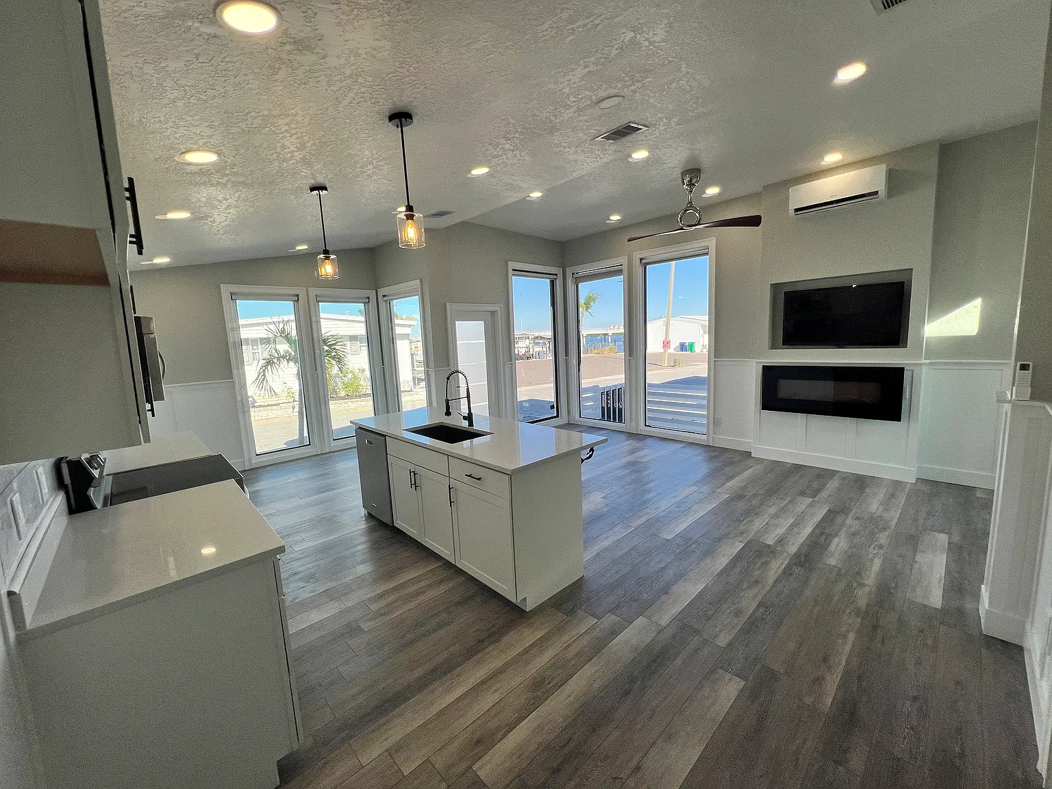 2 bed, 1100 sqft, $2,500 — Photo 3