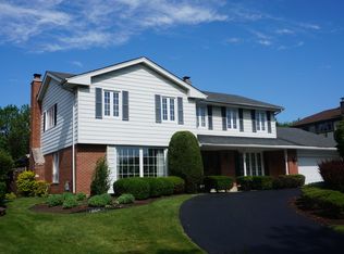 12930 S Winnebago Rd, Palos Heights, IL 60463