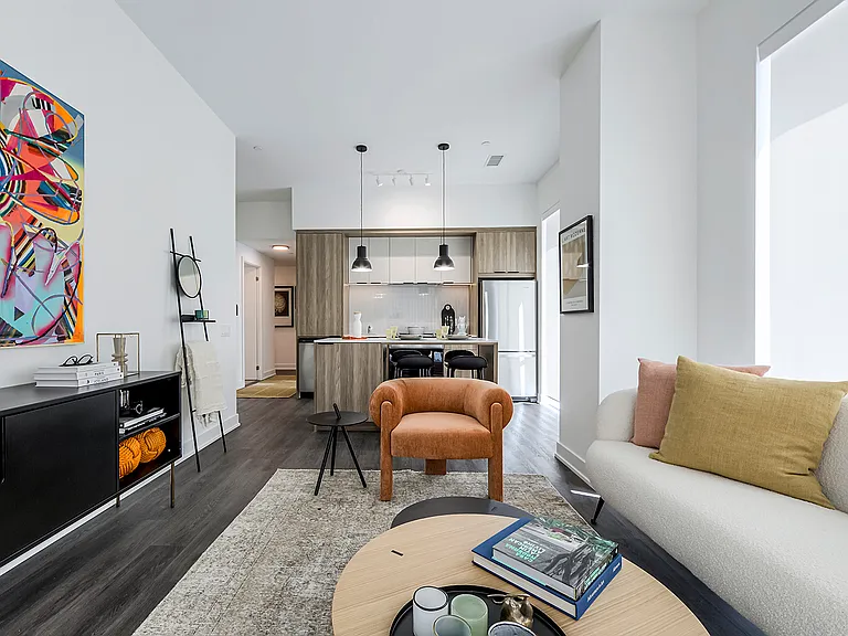 185 Enfield Pl — Photo 7