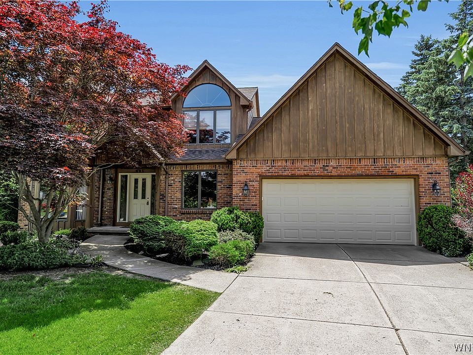 1st image of 135 Hunt Club Cir