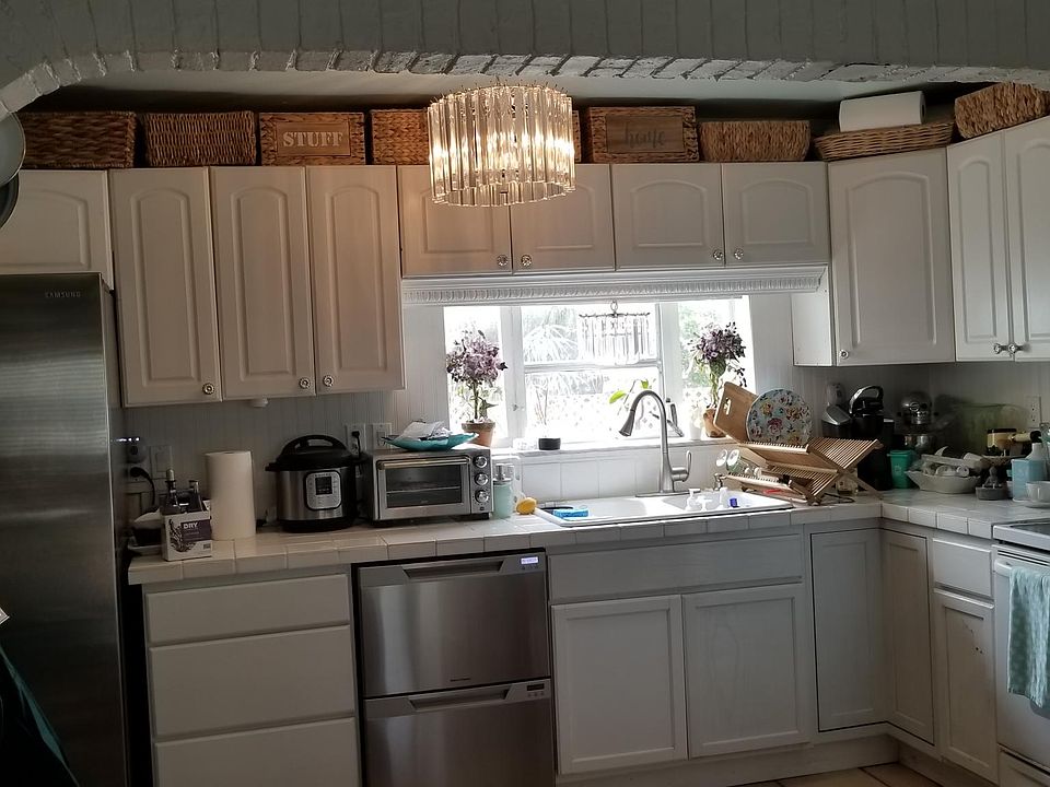1st image of 1071 NE Martin Ave #B