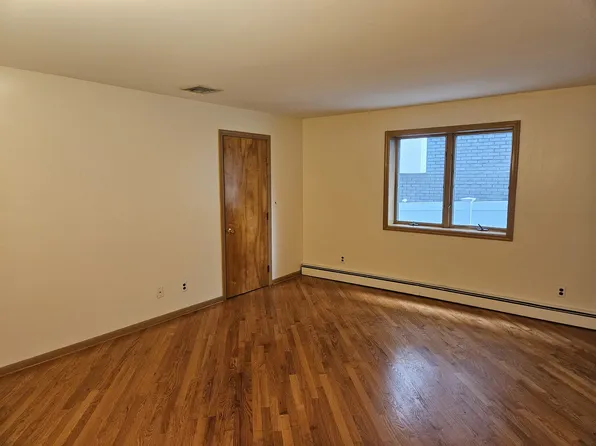 56 Grant Avenue image 6 of 12