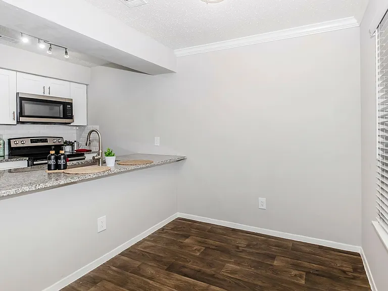 Lamar Place Apartments — Photo 47