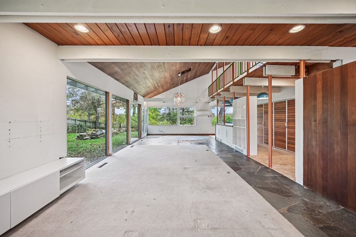 next background image