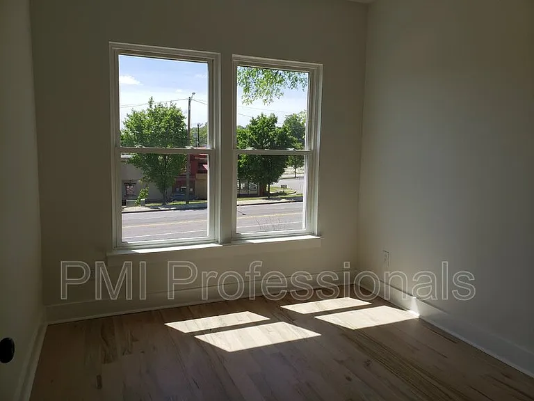 215 Eisenhower Dr #A — Photo 7