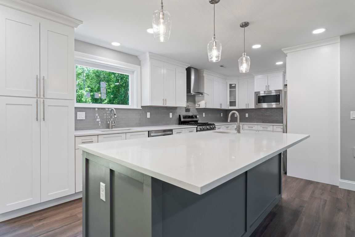 next background image