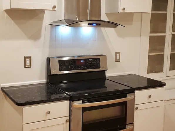 33 Derby St, Worcester, MA 01604