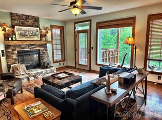 222 Creekside Way #D-201, Burnsville, NC 28714