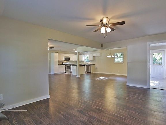 4th image of 1334 Ross Ave