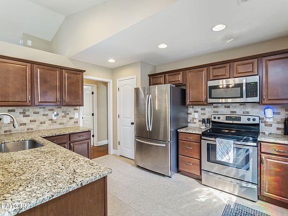 2nd image of 6864 Harvest Grove Ln
