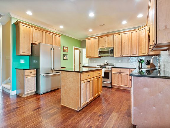 Amazing kitchen with GE Cafe