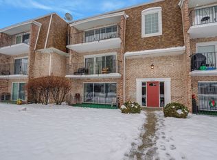 8724 S Mobile Ave, Oak Lawn, IL 60453