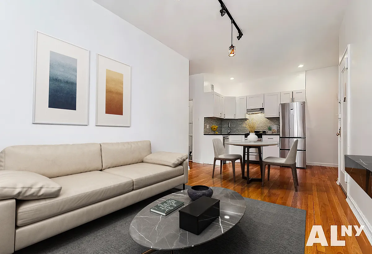 Building Photo - 69 1/2 Morton St #2R