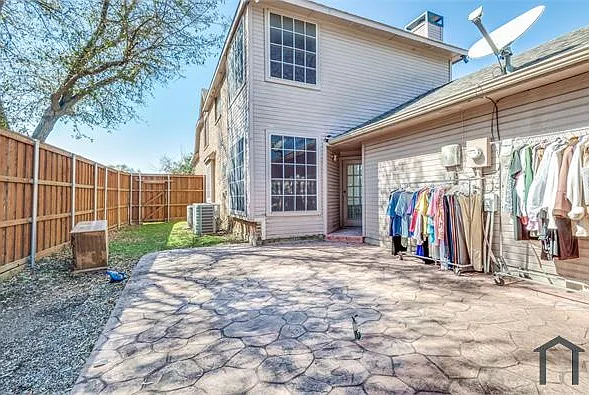 4 bed, 2048 sqft, $3,500 — Photo 3