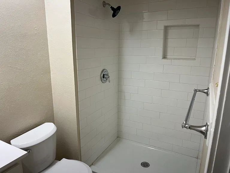 2940 Rolling Hills Dr — Photo 5