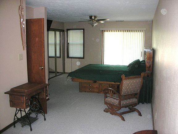 5th image of 156 Evans St