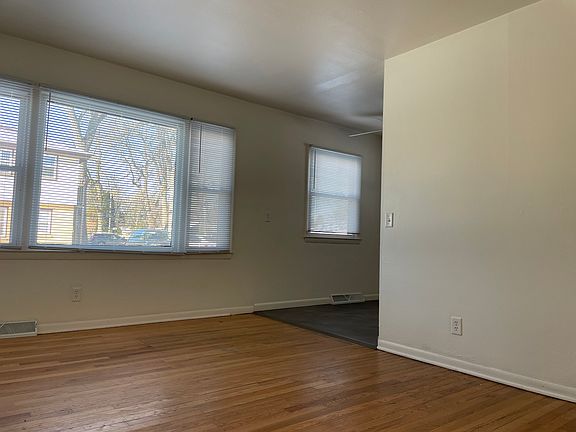 4th image of 1814 Lake Point Dr APT 4