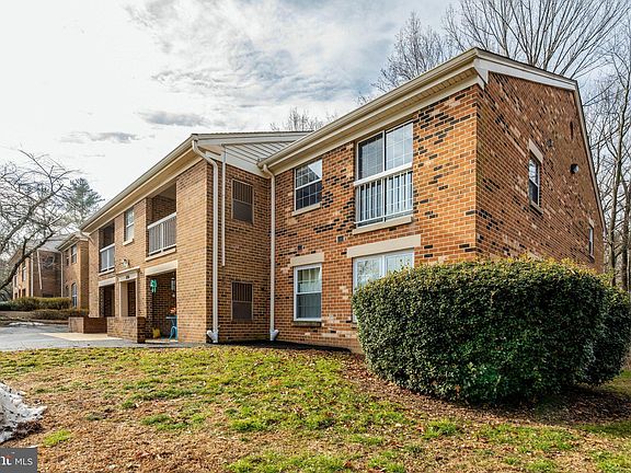 2nd image of 5806 Cove Landing Rd APT 304