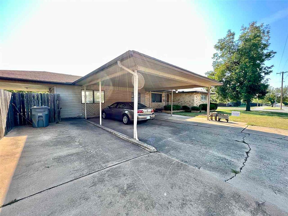 2nd image of 401 NW 4th St