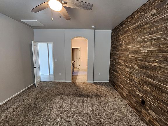 5th image of 867 Cedar Park Ave