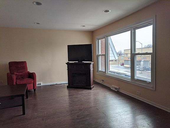 5th image of 8631 Ogden Ave Unit 2