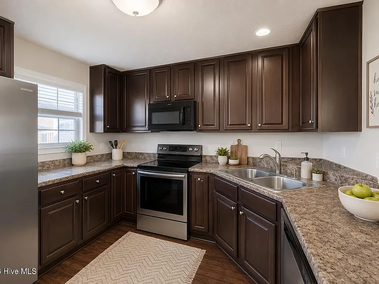 355 Rose Bud Ln — Photo 4