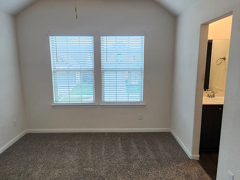 3904 Oak Creek Cir — Photo 21