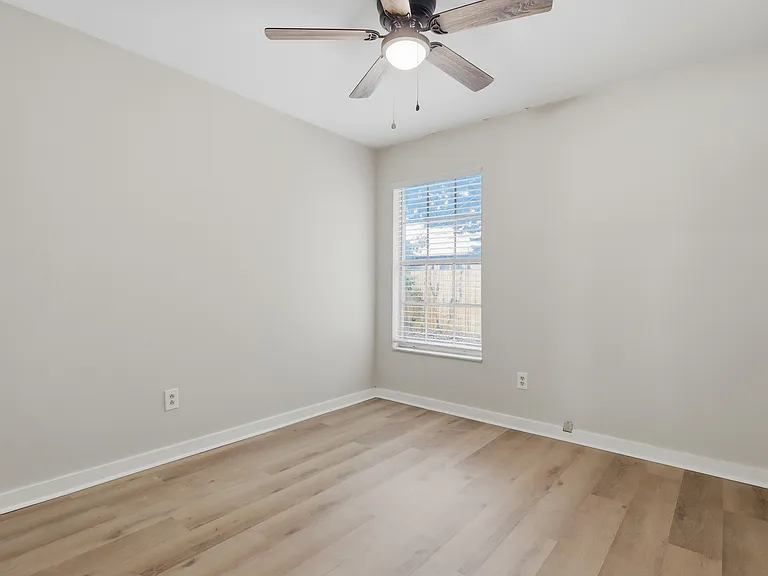 3751 Mackenzie Ct — Photo 10