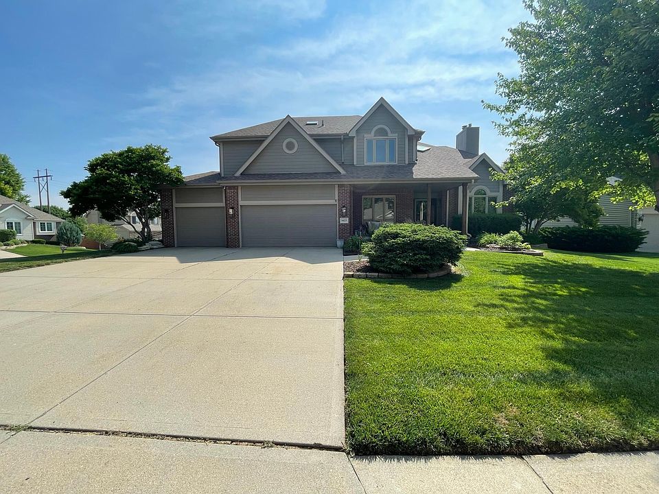 1st image of 4425 N 139th St