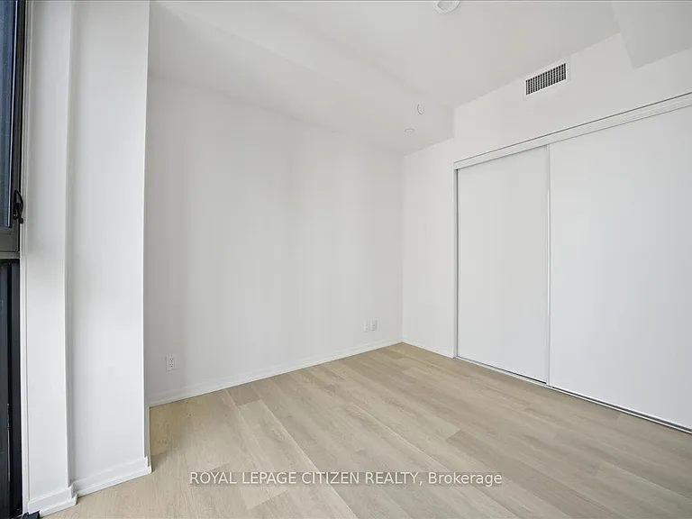 109 Erskine Ave #1502 — Photo 23
