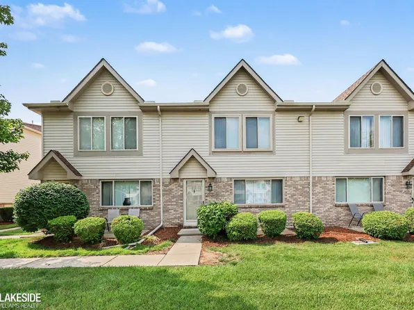 29393 Maurice Ct, Chesterfield, MI 48047