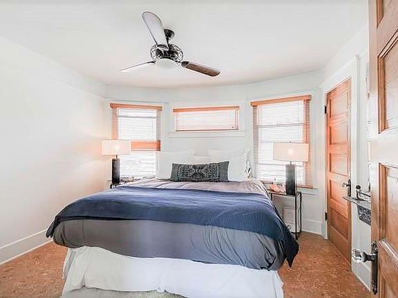 2nd image of 220 Horizon Ave