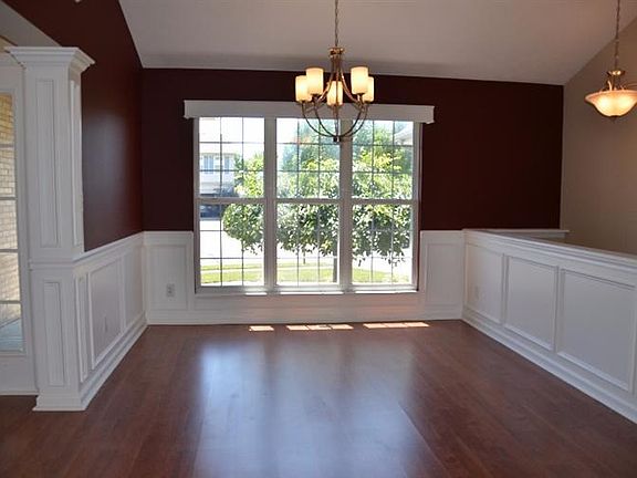 3rd image of 30 W Long Meadow Dr