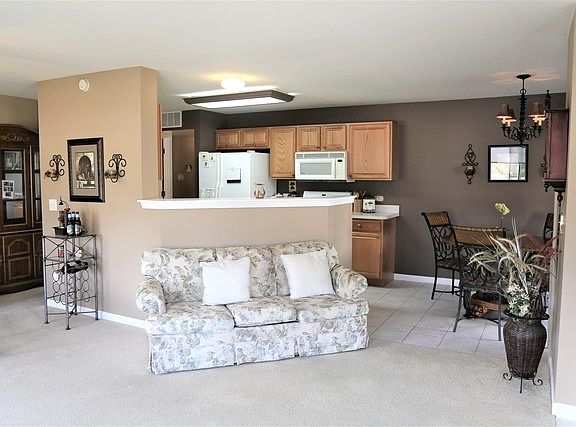 5th image of 12744 W Wakefield Dr