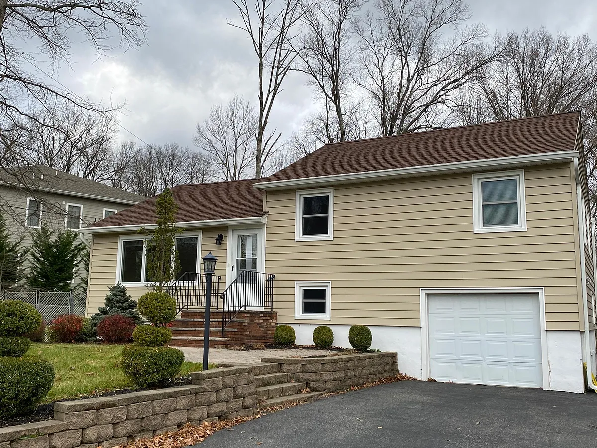Building Photo - 264 Malapardis Rd