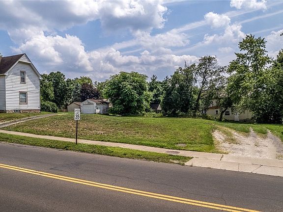 5th image of 111 Churchill Rd