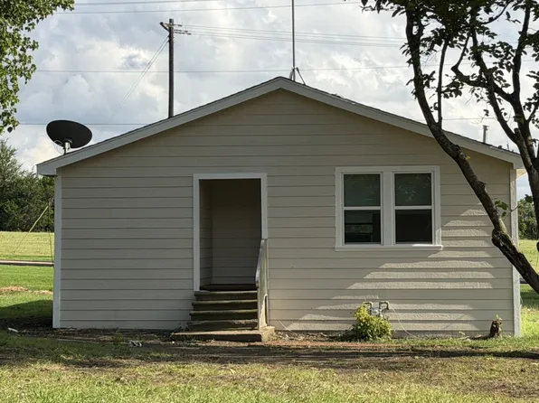 811 McKinney St, Farmersville, TX 75442