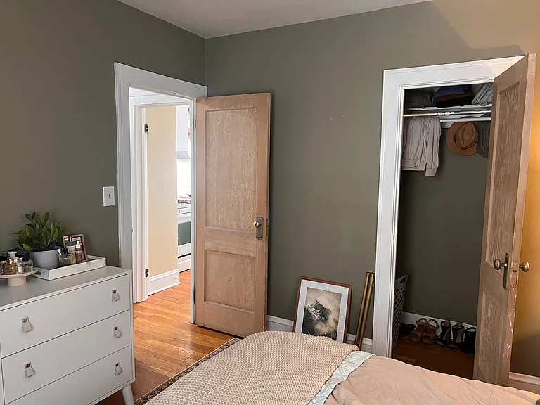 2056-58 Waterbury Rd — Photo 2