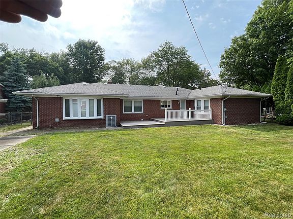 5th image of 1801 Waverly St