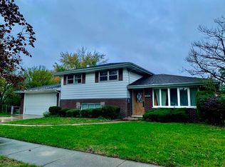 10424 S Terry Dr, Palos Hills, IL