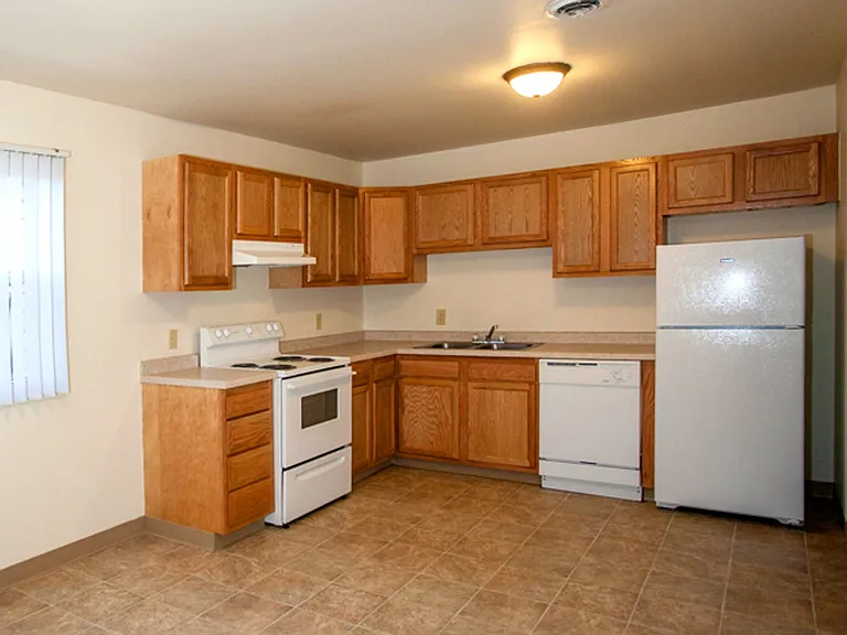 500 Glendale Blvd — Photo 4