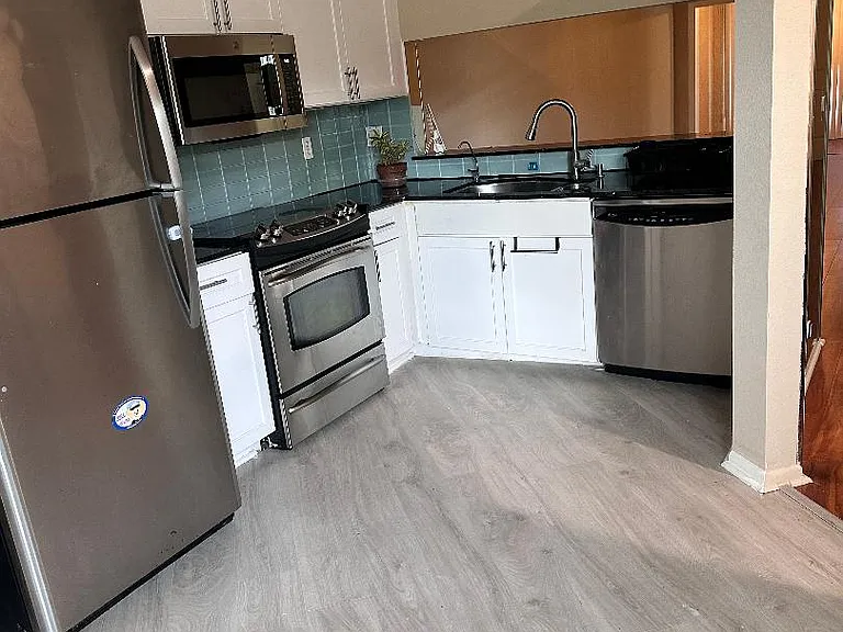 8108 Summer Shores Dr — Photo 9