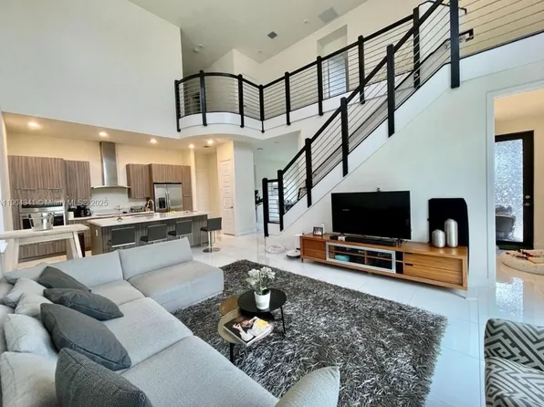 8824 NW 161st Ter, Miami Lakes, FL 33018