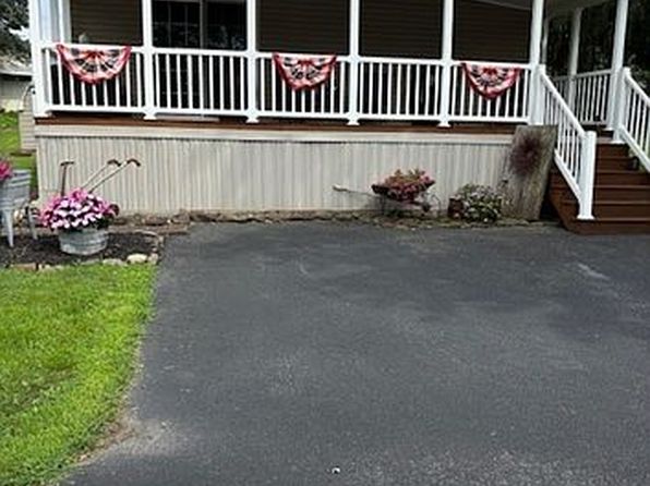 717 Lake Dr