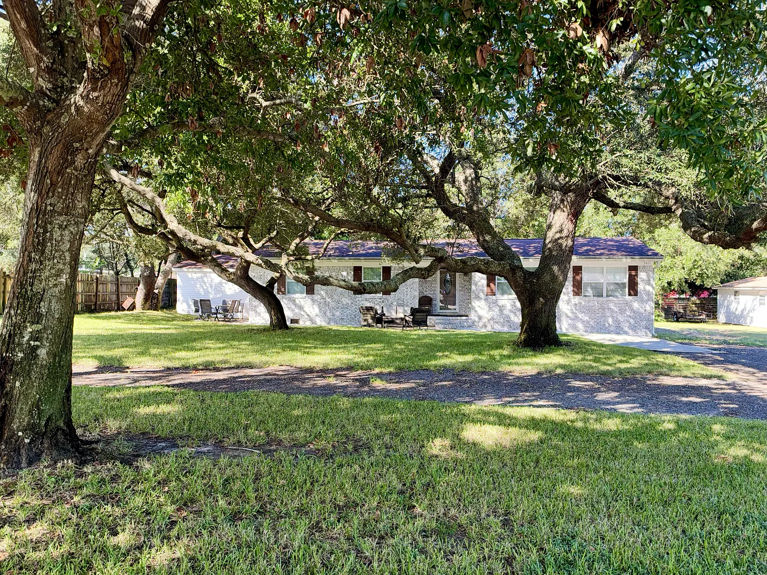 5 bed, 1675 sqft, $3,100 — Photo 2