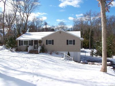 50 Mud Road, Setauket, NY, 11733
