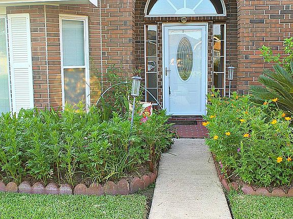 2nd image of 2715 N Larkspur Cir