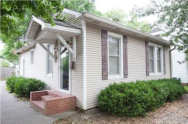1st image of 1104 W University Ave