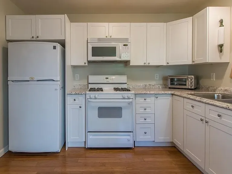 50 Barrington Ave #502 — Photo 1